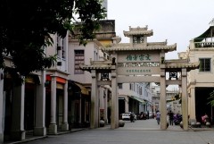 （潮汕2日）住全新丽枫酒店、游古城夜景-灯光秀、汕头小公园骑楼建筑、丹樱生态园、古城、【老字号牛肉火锅任吃宴+蚝烙+潮汕十八式】美食动车2天
