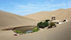 ＜西北6天＞张掖丹霞 嘉峪关 莫高窟 鸣沙山月牙泉 青海湖 茶卡盐湖塔尔寺 互助彩虹部落 双飞一动一卧6日游